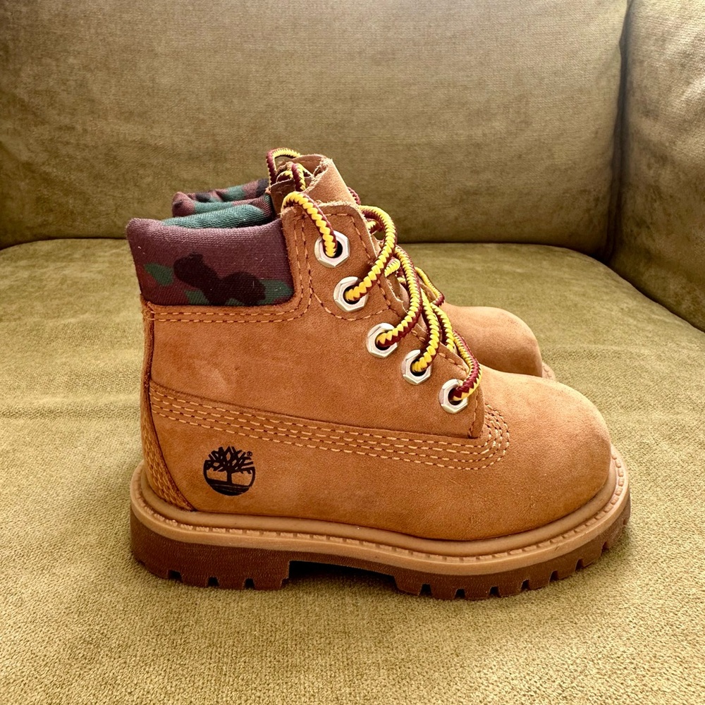 Timberland Classic Wheat Boots with Rare Camo Detailing 🥾🟢🟫